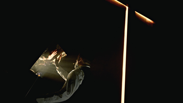 Σωτήρης Χατζάκης: Η επιτυχημένη παράστασή του «Ο λόγος» επιστρέφει σε νέο χώρο 