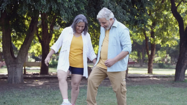 Το «αργό» ποδόσφαιρο που όλοι μπορούν να παίξουν μετά τα 60 – Δεν θέλει τρέξιμο
