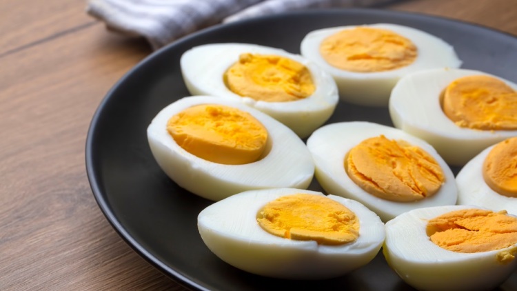 Πόσο αντέχουν τα βραστά αυγά στο ψυγείο-Πότε δεν πρέπει να τα φάμε