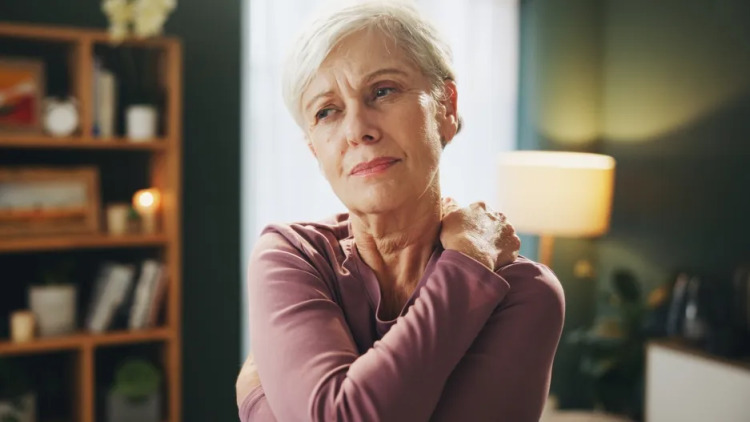 Στην εμμηνόπαυση η υγεία της καρδιάς συνδέεται με τον κίνδυνο καταγμάτων
