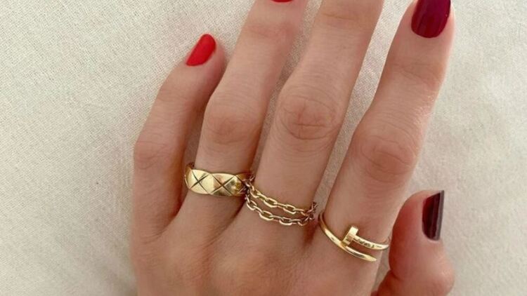 Έξι ιδέες για να αναβαθμίσετε το κλασικό κόκκινο μανικιούρ
