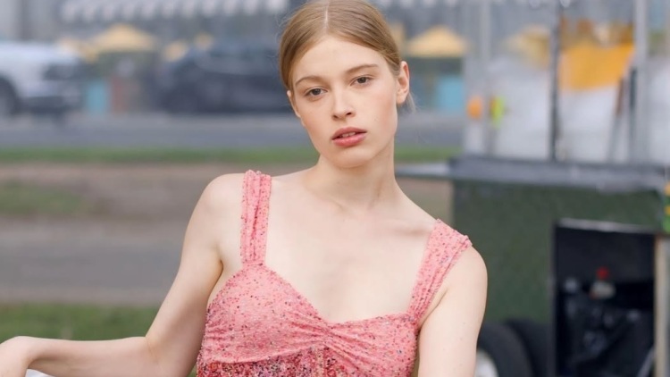 «Πιστεύεις ότι το αξίζεις ενώ οι άνθρωποι κοιμούνται στους δρόμους»: Η τρανς κόρη του Έλον Μασκ περιγράφει πώς είναι να μεγαλώνεις με πατέρα δισεκατομμυριούχο