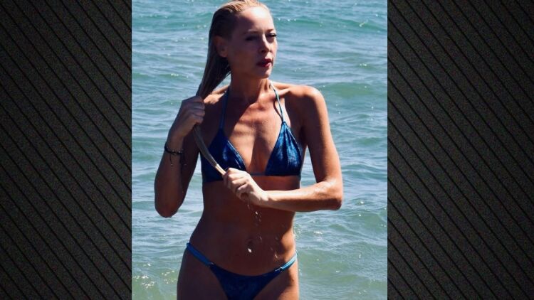 Η Φαίη Ξυλά πόζαρε με μαγιό στη θάλασσα, δείτε φωτογραφία