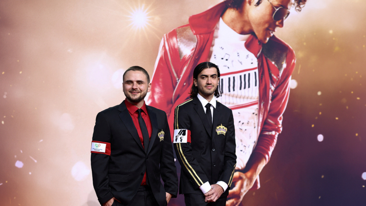 Μάικλ Τζάκσον: Οι γιοι του με κοστούμια στο στιλ του πατέρα τους στην πρεμιέρα της ταινίας «Michael»
