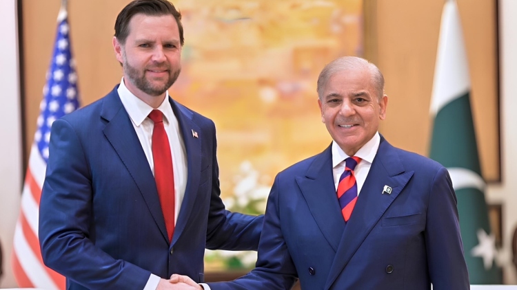 Ξεκίνησαν οι συνομιλίες ΗΠΑ, Ιράν και Πακιστάν στο Ισλαμαμπάντ, η Ουάσινγκτον διέψευσε ότι συμφώνησε στην αποδέσμευση περιουσιακών στοιχείων της Τεχεράνης