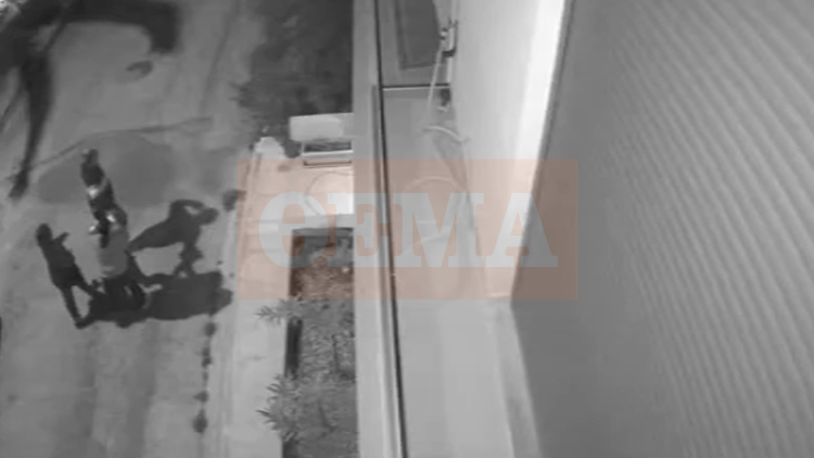 Βάρη: Βίντεο από τη στιγμή που οι διαρρήκτες φεύγουν με τα κλοπιμαία, τους πήραν στο κυνήγι οι ιδιοκτήτες