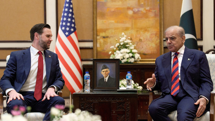 Ολοκληρώθηκε η πρώτη φάση διαπραγματεύσεων ΗΠΑ - Ιράν, συζητήθηκε ξεπάγωμα ιρανικών περιουσιακών στοιχείων, λέει το Al Jazeera