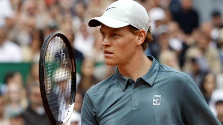 Κέρδισε τον τίτλο στο Monte Carlo Masters o Σίνερ και επέστρεψε στο Νο1 της παγκόσμιας κατάταξης, 2-0 τον Αλκαράθ