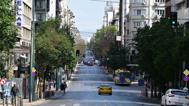 Άδειασε από κατοίκους η Αθήνα την Κυριακή του Πάσχα και «παραδόθηκε» στους τουρίστες, δείτε εικόνες