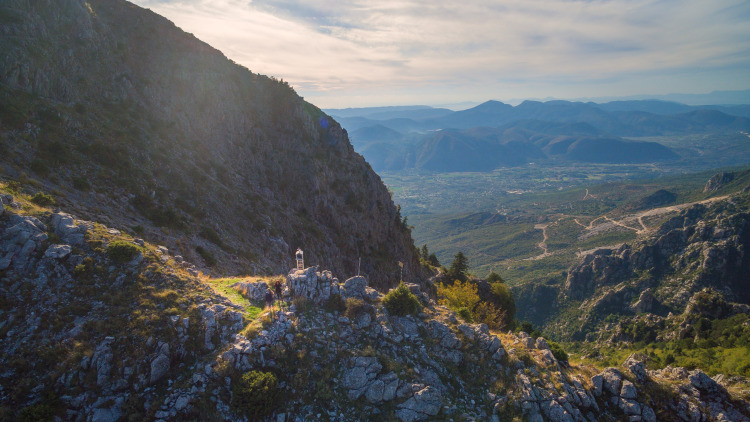 Πάσχα στην Ελλάδα: 10 αυθεντικές στιγμές σε αγαπημένους προορισμούς
