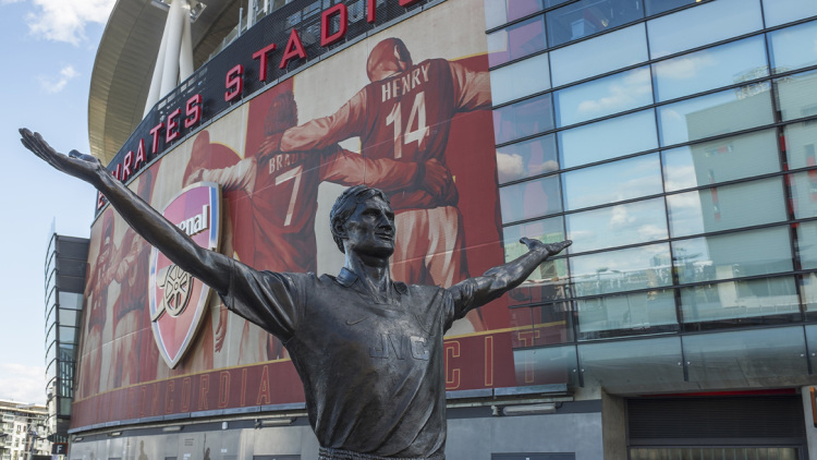 Συγκλονίζει θρύλος του αγγλικού ποδοσφαίρου: «Είμαι περήφανος που δεν βρέχω πια το κρεβάτι μου»