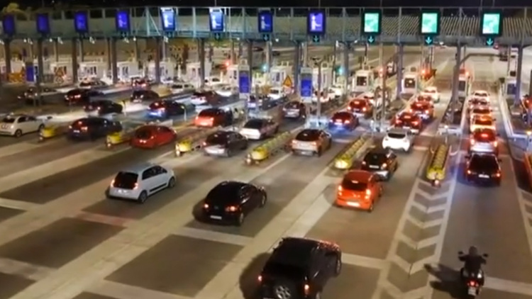 Δείτε live την κίνηση: Μετ’ εμποδίων η επιστροφή των εκδρομέων του Πάσχα στην Αθήνα, έφτασαν τα 50 χιλιόμετρα οι ουρές στην Κινέτα

