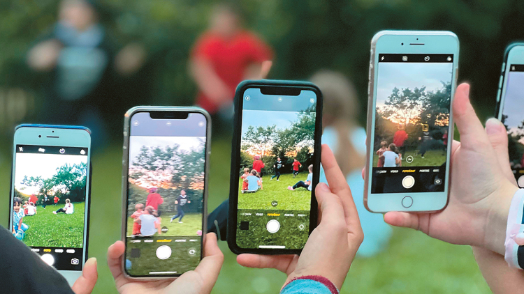 Υποχρεωτική επαλήθευση ηλικίας για όλους στα Social Media, έρχεται και Teen Account για τους 15-18 ετών με νυχτερινό κλείδωμα λογαριασμών