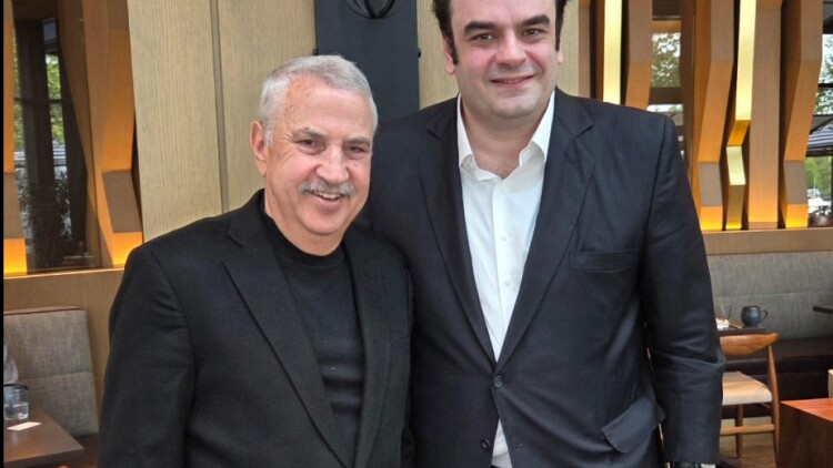 Η συνάντηση του Κυριάκου Πιερρακάκη με τον βραβευμένο δημοσιογράφο Τόμας Φρίντμαν
