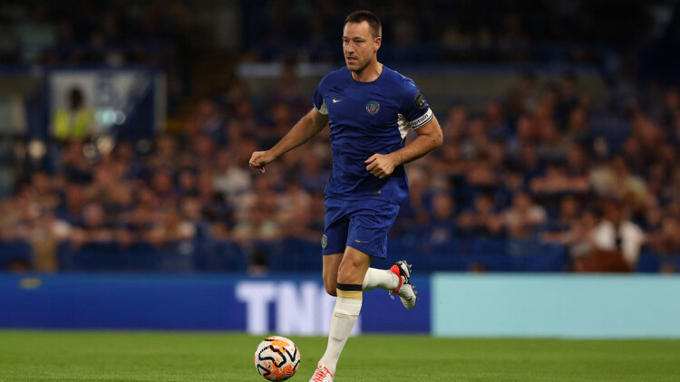 Ο Τζον Τέρι ετοιμάζεται να επιστρέψει στο ποδόσφαιρο αγοράζοντας την Κόλτσεστερ Γιουνάιτεντ