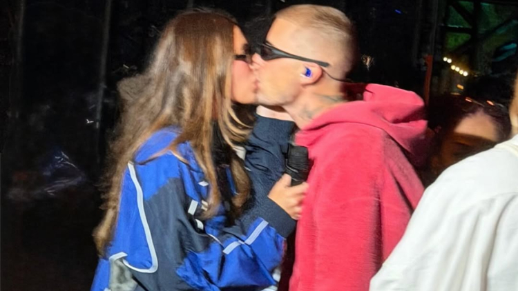 Τζάστιν Μπίμπερ: Το φιλί στο στόμα με τη Χέιλι στο Coachella 