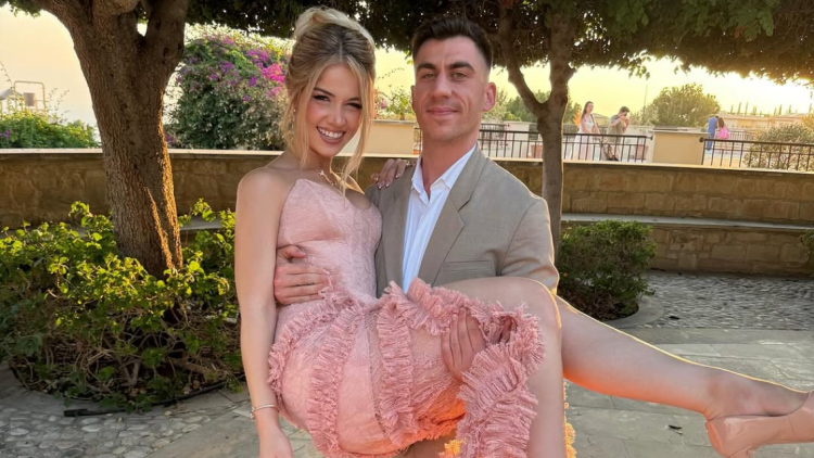 Ο Φείδιας Παναγιώτου και η Στυλιάνα Αβερκίου παντρεύονται: Δείτε το προσκλητήριο του γάμου τους