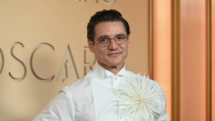 Pedro Pascal: Η Chanel τον υποδέχεται επίσημα ως τον νέο ambassador της

