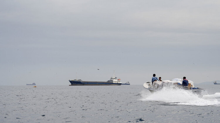 «Επικίνδυνο τζογάρισμα» για τις ΗΠΑ ο ναυτικός αποκλεισμός στο Ιράν: Πώς μπορεί να γυρίσει μπούμερανγκ στον Τραμπ
