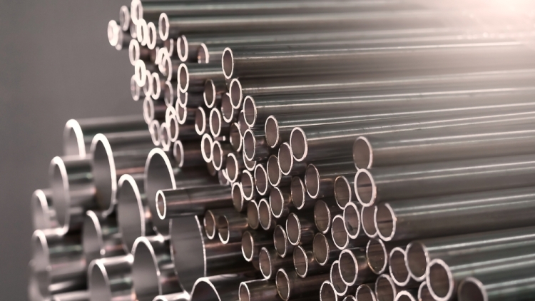 Η ΕΕ διπλασιάζει τους τελωνειακούς δασμούς στον εισαγόμενο χάλυβα