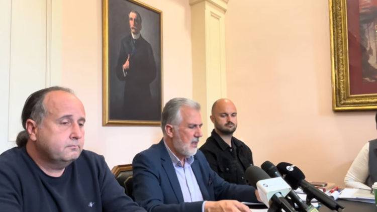 «Η αντίδρασή μου ήταν της στιγμής, θέλω να εκφράσω τη λύπη μου για ό,τι συνέβη», λέει ο δήμαρχος Κέρκυρας για το on air επεισόδιο