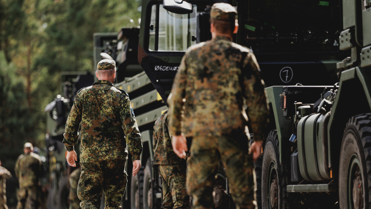 Wall Street Journal: Οι Ευρωπαίοι ετοιμάζουν εναλλακτικό σχέδιο αν ο Τραμπ βγάλει τις ΗΠΑ από το ΝΑΤΟ,  ο ρόλος της Γερμανίας
