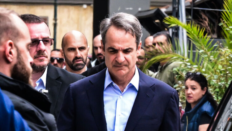 Στον Ευαγγελισμό ο Μητσοτάκης για να ενημερωθεί για την κατάσταση υγείας του Γιώργου Μυλωνάκη, δείτε βίντεο