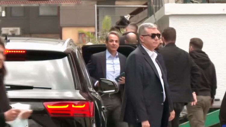 Στον Ευαγγελισμό ο Μητσοτάκης για να ενημερωθεί για την κατάσταση υγείας του Γιώργου Μυλωνάκη, δείτε βίντεο