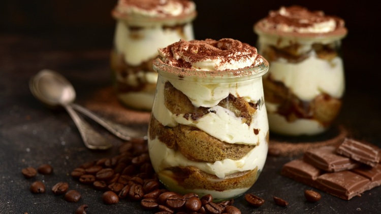 Αλλιώτικο τιραμισού με τσουρέκι