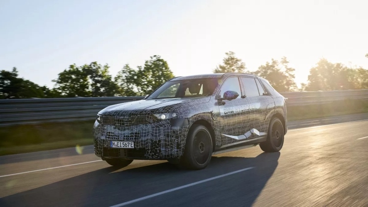 Αυτονομία 700 χιλιομέτρων για την BMW iX5 Hydrogen
