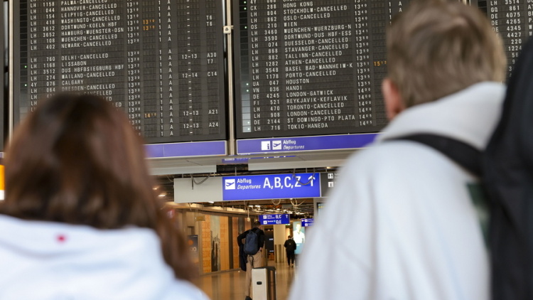 Καθυστερήσεις σε ευρωπαϊκά αεροδρόμια λόγω του νέου συστήματος εισόδου - εξόδου επιβατών εκτός ΕΕ