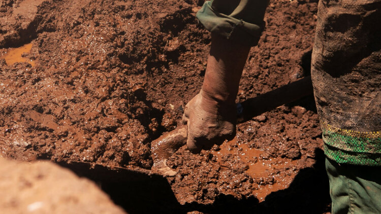 Δυο έφηβοι βρήκαν διαμάντι 709 καρατίων αξίας 5 εκατ. και πήραν μόλις 67.000 ευρώ
