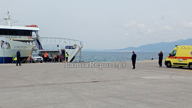 Τραυματίστηκε 72χρονη επιβάτις πλοίου στο λιμάνι της Αρκίτσας, της παρείχε πρώτες βοήθειες γιατρός που ταξίδευε μαζί της