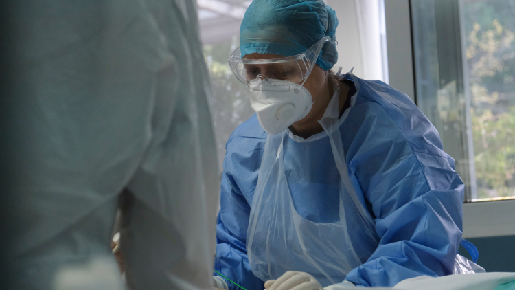 Πότε παρουσιάζονται στον στρατό οι ειδικευόμενοι γιατροί: Η αδικία που διορθώνει το νέο νομοσχέδιο
