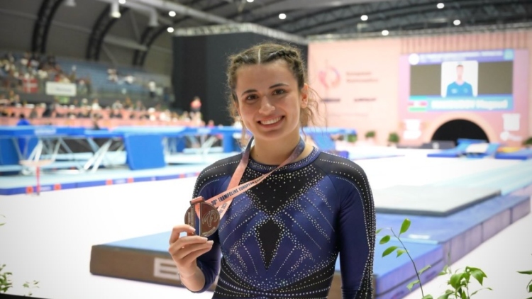 Δείτε βίντεο: Η εντυπωσιακή προσπάθεια της Αλεξάνδρας Εφραίμογλου που της χάρισε το ασημένιο μετάλλιο στο Ευρωπαϊκό Πρωτάθλημα Τραμπολίνο