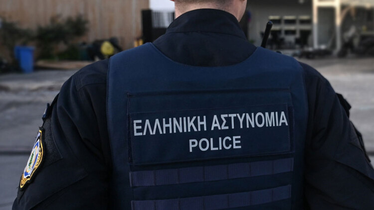 Τέσσερις φορές ισόβια στον πρώην αστυνομικό της Βουλής για τη σεξουαλική κακοποίηση των παιδιών του