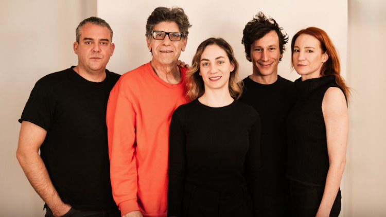 Γιάννης Μπέζος: Σκηνοθετεί τον «Οθέλλο» του Σαίξπηρ που θα παρουσιαστεί σε περιοδεία το καλοκαίρι