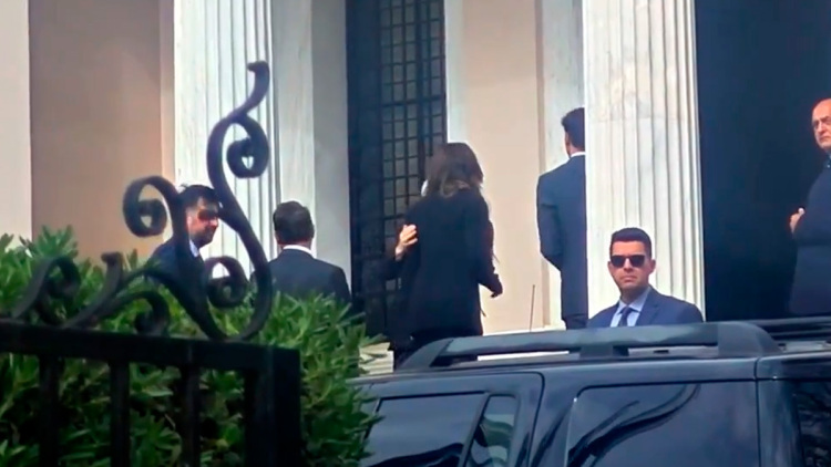 Στο Μαξίμου η Κίμπερλι Γκιλφόιλ, έχει συνάντηση με τον Μητσοτάκη, δείτε βίντεο 
