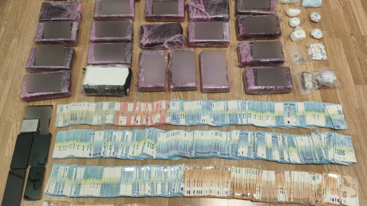 Τρεις συλλήψεις για κατοχή και διακίνηση 27 κιλών κοκαΐνης και κάνναβης