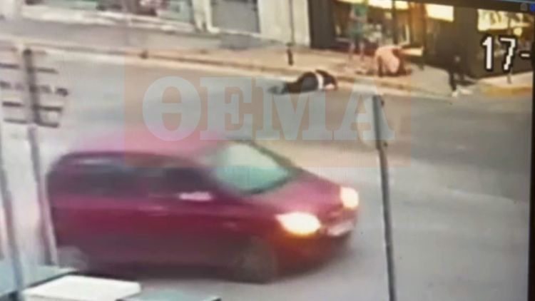 Για... τρία ευρώ έσπασε στο ξύλο γνωστό κοσμηματοπώλη στην Παλλήνη, δείτε βίντεο
