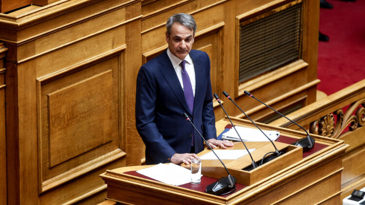 Η ρελάνς Μητσοτάκη στη Βουλή, τα θεσμικά ανοίγματα μέσω Συντάγματος και το ραντεβού με τους βουλευτές της ΝΔ στις 30 Απριλίου