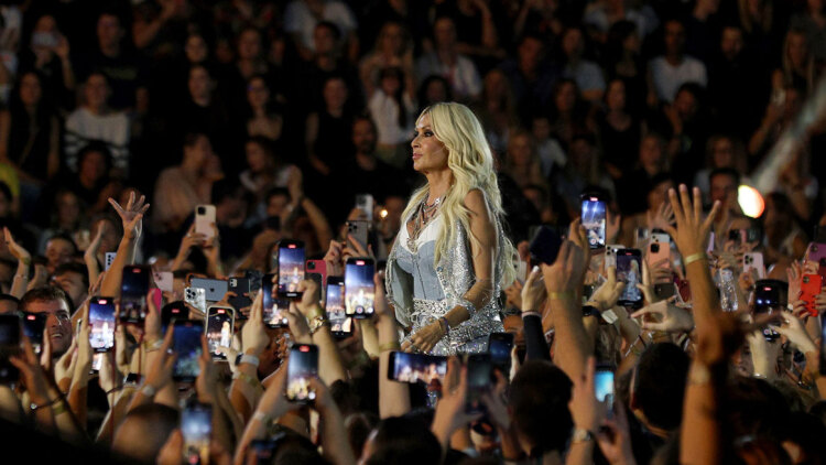 Άννα Βίσση: Το sold out της συναυλίας στο ΟΑΚΑ, πού σκαλώνει η δεύτερη ημερομηνία και ο διακαής πόθος που λέγεται JLo!
