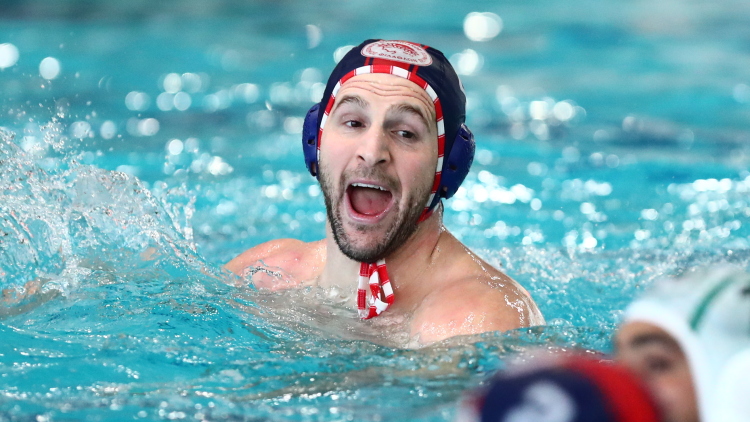 Ο Ολυμπιακός έφτασε στις 60 σερί νίκες κόντρα στον Παναθηναϊκό στο πρωτάθλημα πόλο ανδρών, 14-10 στο Σεράφειο, βίντεο