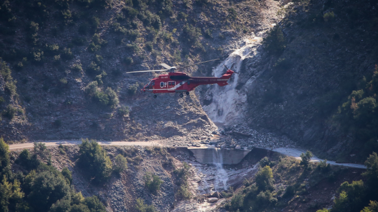 Επιχείρηση διάσωσης στο φαράγγι του Βίκου για τραυματισμένη πεζοπόρο, μεταφέρθηκε με ελικόπτερο στο νοσοκομείο 
