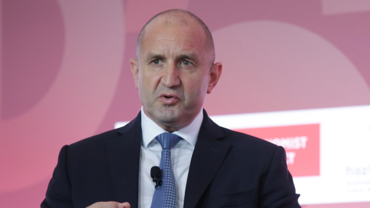 Βουλευτικές εκλογές στη Βουλγαρία με φαβορί τον φιλορώσο πρώην πρόεδρο Ρούμεν Ράντεφ