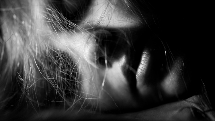 «Διαδικτυακές Ακαδημίες Βιασμού»: Δείχνουν πώς βιάζονται ναρκωμένες γυναίκες και συγκεντρώνουν εκατομμύρια προβολές