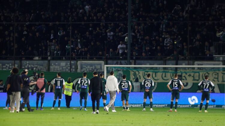 Παναθηναϊκός: Ο κόσμος αποδοκίμασε έντονα τους παίκτες και τους... έδιωξε από το πέταλο
