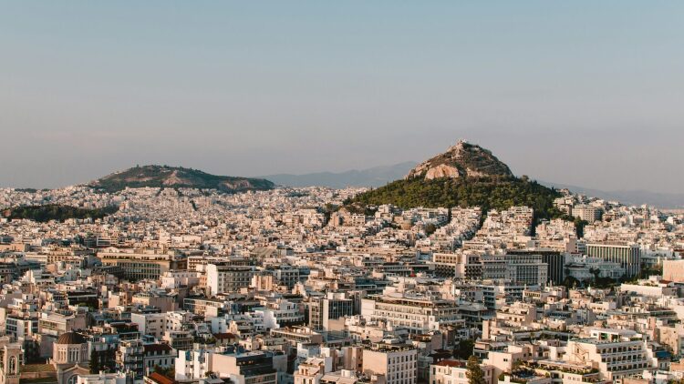 3 διαμερίσματα προς πώληση στην Αττική