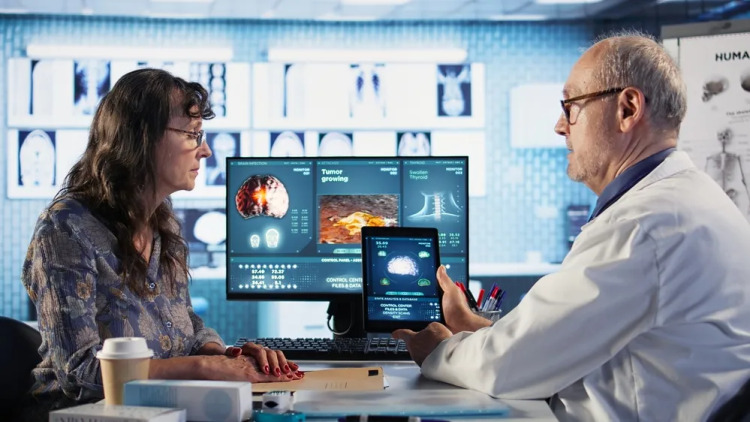 Ανοσοθεραπεία: Πώς αλλάζει τα δεδομένα στη μάχη κατά του καρκίνου και χαρίζει χρόνια ζωής στους ασθενείς