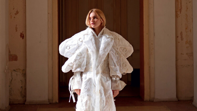 Νατάσα Εξηνταβελώνη: Δεν έχω ναρκισσιστικές τάσεις, γιατί έχω Περιστεριώτες φίλους που με γειώνουν